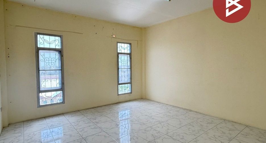 Gewerbefläche zur Miete und zum Kauf mit 5 Zimmer in Phutthamonthon, Nakhon Pathom