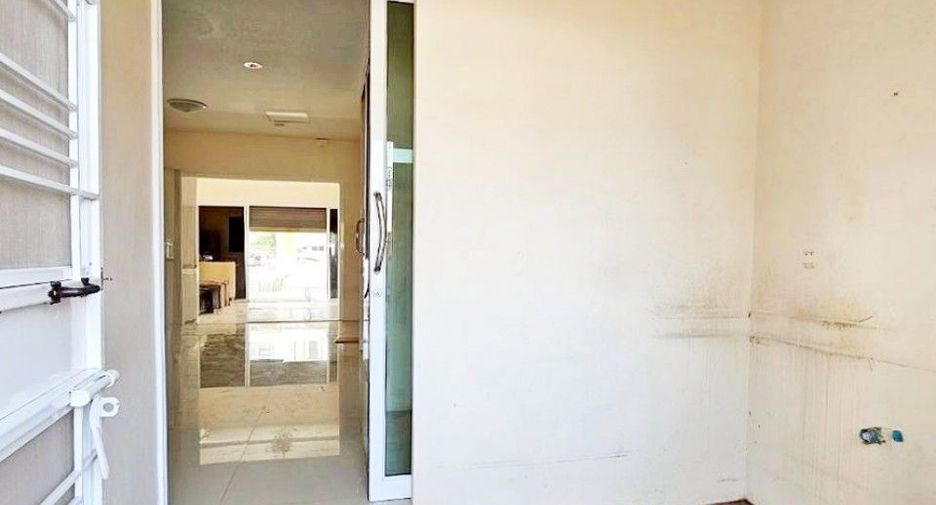 For rent and for sale 3 bedrooms townhouse in Mueang Chon Buri, Chonburi
