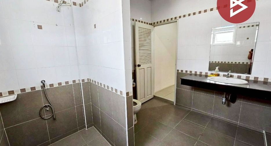 For rent and for sale 3 bedrooms townhouse in Mueang Chon Buri, Chonburi