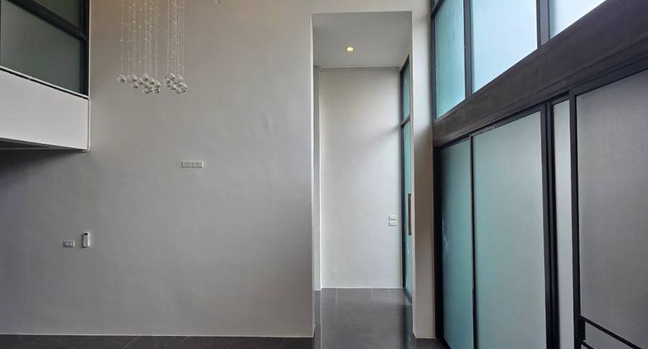 For rent 7 bedrooms office in Wang Thonglang, Bangkok