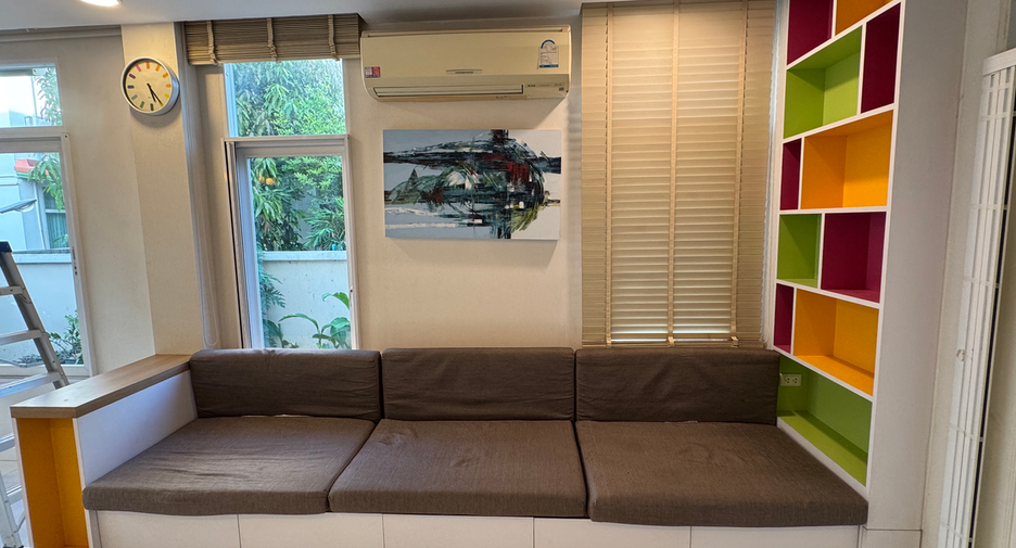For rent 4 bedrooms house in Lat Phrao, Bangkok