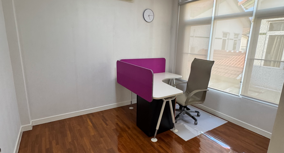 For rent 4 bedrooms house in Lat Phrao, Bangkok