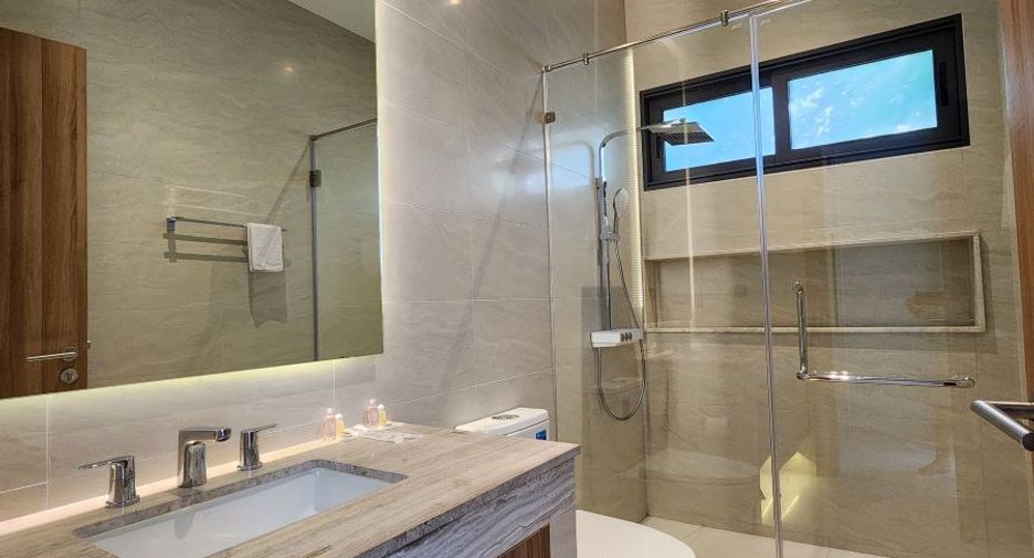 For rent 3 bedrooms villa in Mueang Phuket, Phuket