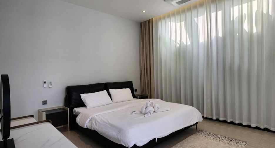 For rent 3 bedrooms villa in Mueang Phuket, Phuket