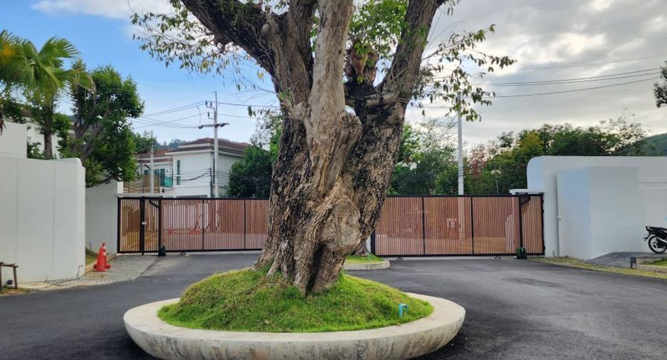 For rent 3 bedrooms villa in Mueang Phuket, Phuket