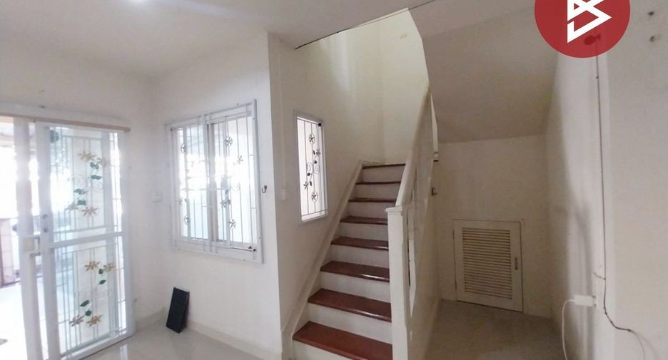 For sale 3 bedrooms townhouse in Lat Krabang, Bangkok