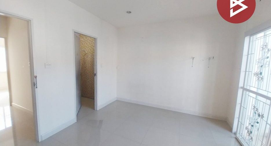 For sale 3 bedrooms townhouse in Lat Krabang, Bangkok