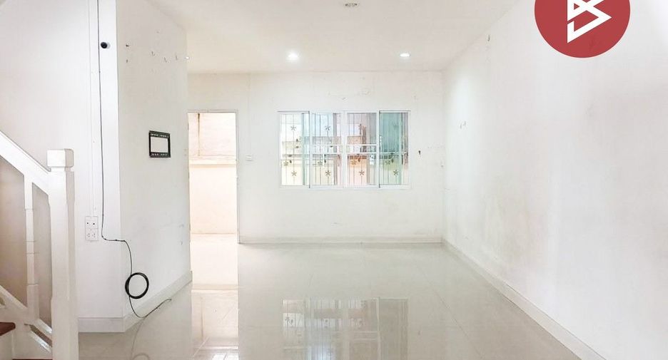 For sale 3 bedrooms townhouse in Lat Krabang, Bangkok