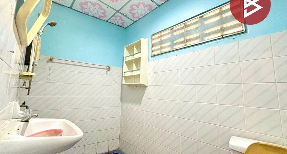 For sale 2 bedrooms townhouse in Takhli, Nakhon Sawan