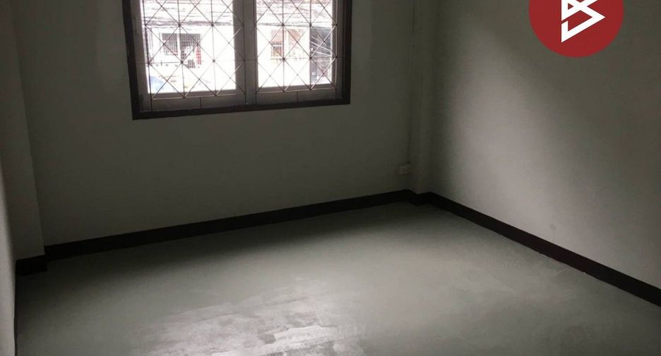 出售 6 卧室 联排别墅 在 Mueang Samut Prakan, Samut Prakan