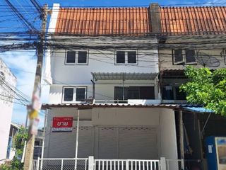 For sale 6 bedrooms townhouse in Mueang Samut Prakan, Samut Prakan