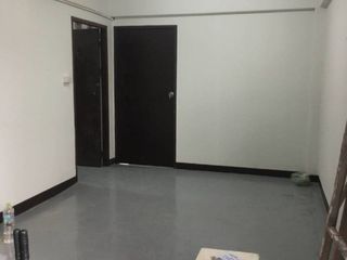 For sale 6 bedrooms townhouse in Mueang Samut Prakan, Samut Prakan
