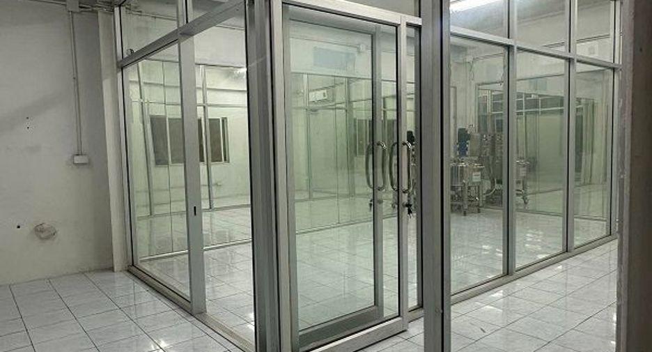 For rent 2 bedrooms warehouse in Ban Bueng, Chonburi