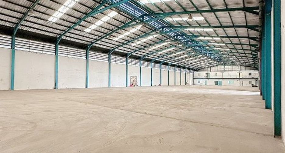 For rent 2 bedrooms warehouse in Ban Bueng, Chonburi