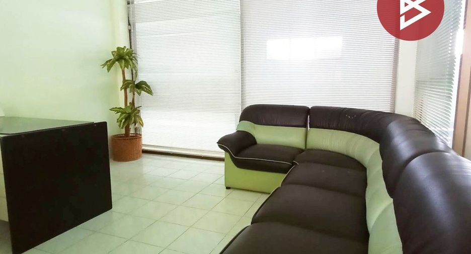 For sale 4 bedrooms retail Space in Phayuha Khiri, Nakhon Sawan