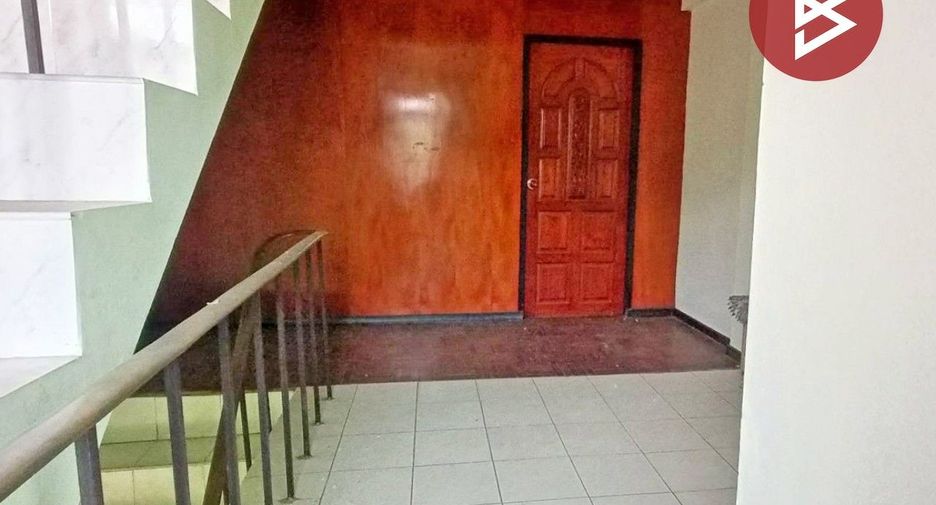 For sale 4 bedrooms retail Space in Phayuha Khiri, Nakhon Sawan