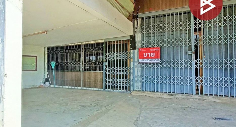 For sale 4 bedrooms retail Space in Phayuha Khiri, Nakhon Sawan