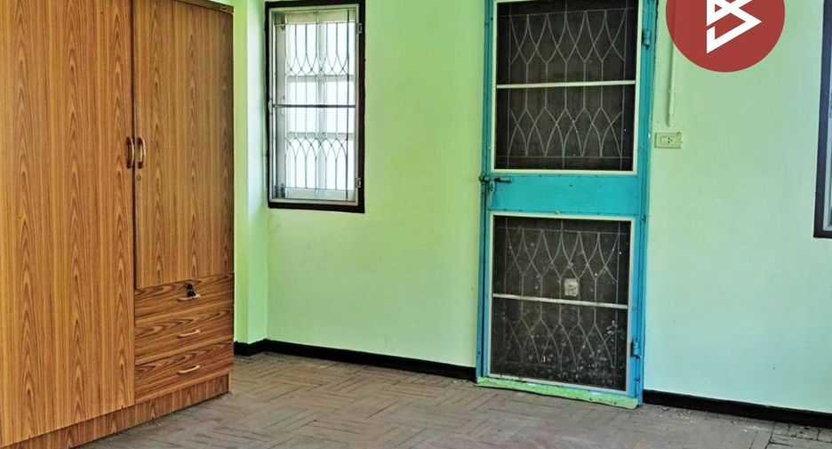 For sale 4 bedrooms retail Space in Phayuha Khiri, Nakhon Sawan