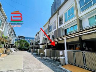 Casa adosada en venta de 3 habitaciones en Chatuchak, Bangkok