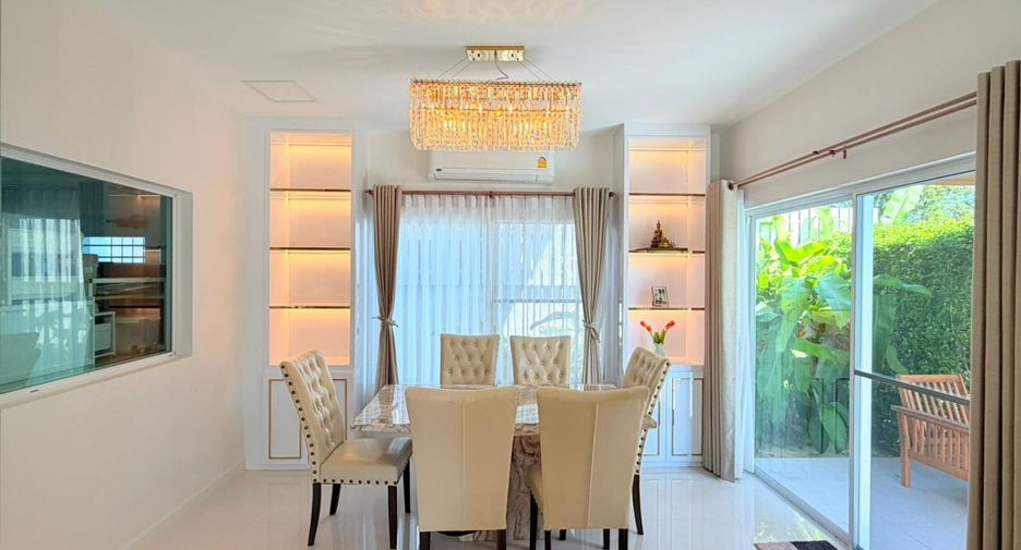 For rent 4 bedrooms villa in Mueang Phuket, Phuket