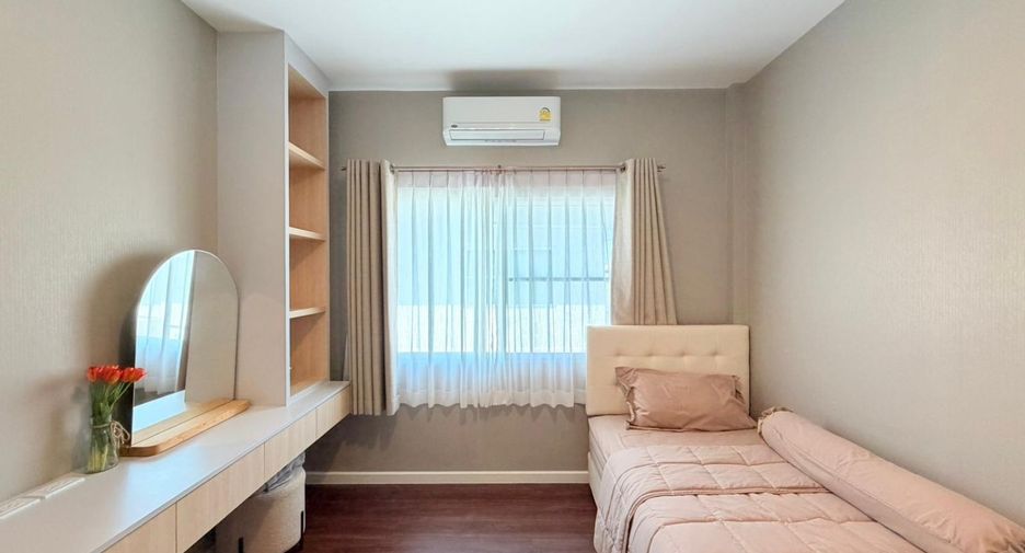 For rent 4 bedrooms villa in Mueang Phuket, Phuket