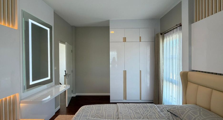 For rent 4 bedrooms villa in Mueang Phuket, Phuket