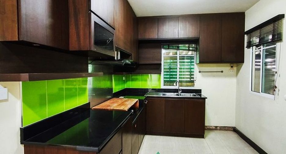 For sale 3 bedrooms house in Prawet, Bangkok