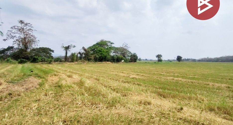 À vendre terrain à Mueang Uttaradit, Uttaradit