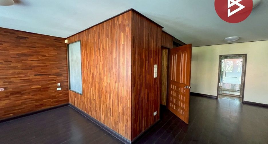 For sale 2 bedrooms townhouse in Bangkok Noi, Bangkok