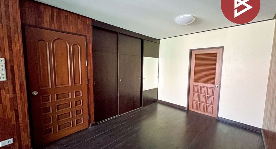 For sale 2 bedrooms townhouse in Bangkok Noi, Bangkok