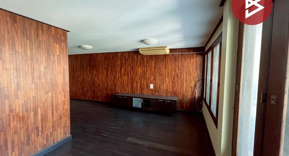 For sale 2 bedrooms townhouse in Bangkok Noi, Bangkok