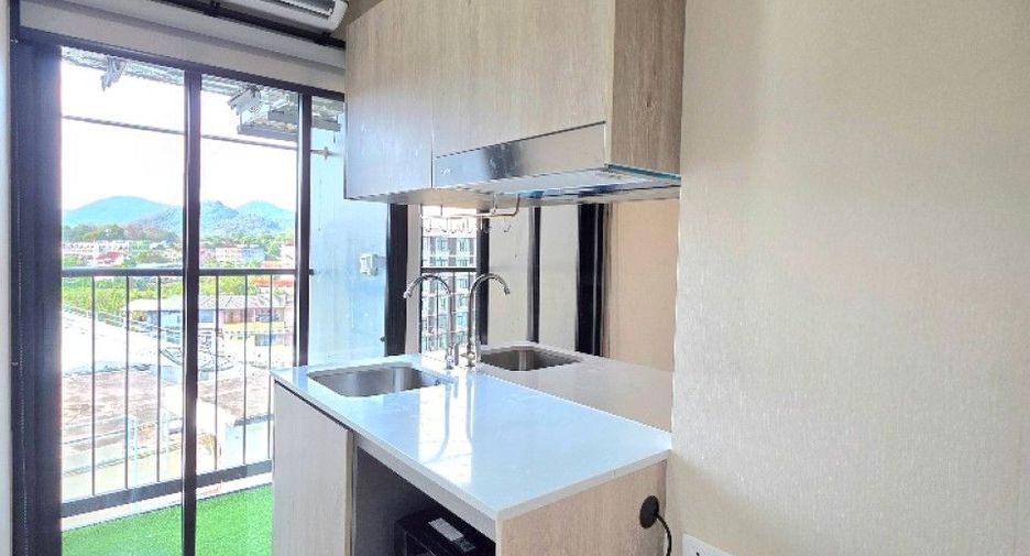 For sale 1 bed condo in Si Racha, Chonburi