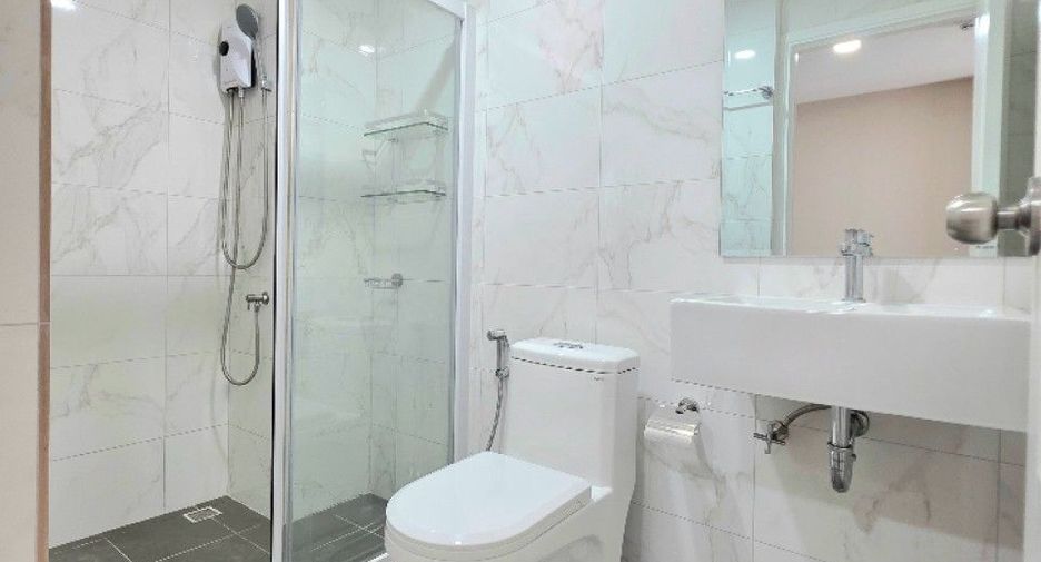 For sale 1 bed condo in Si Racha, Chonburi