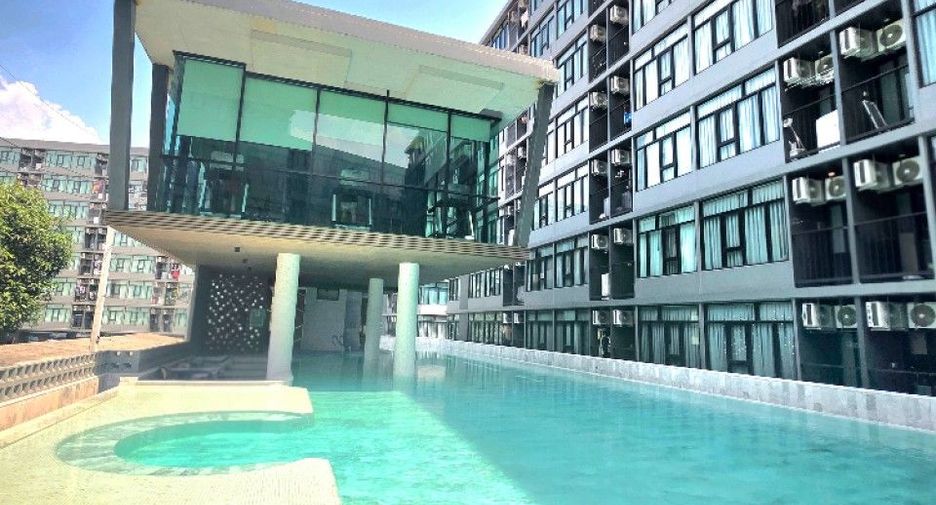 For sale 1 bed condo in Si Racha, Chonburi