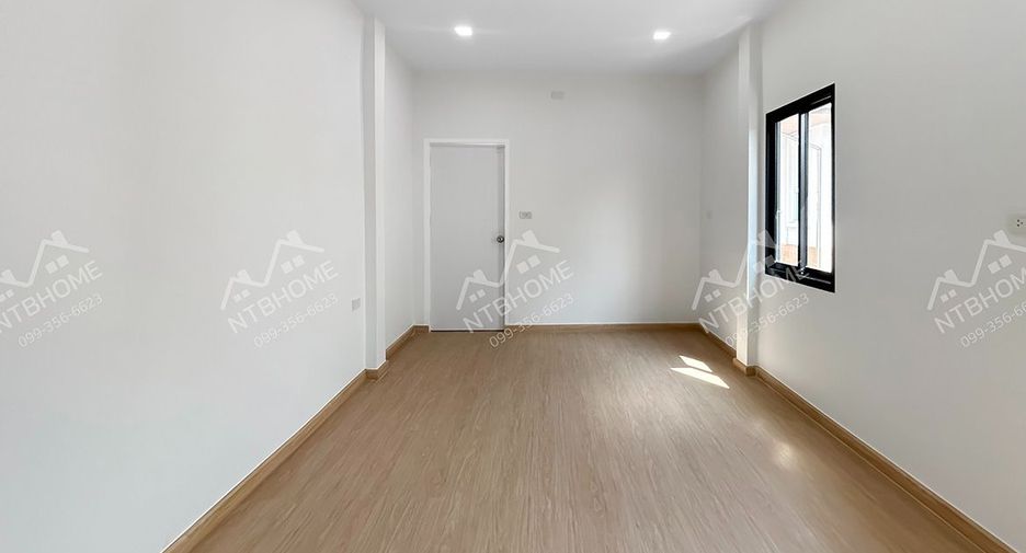 Casa en venta de 4 habitaciones en Pak Kret, Nonthaburi