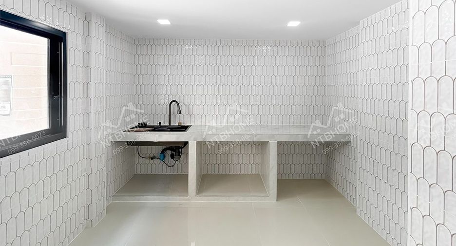 Casa en venta de 4 habitaciones en Pak Kret, Nonthaburi