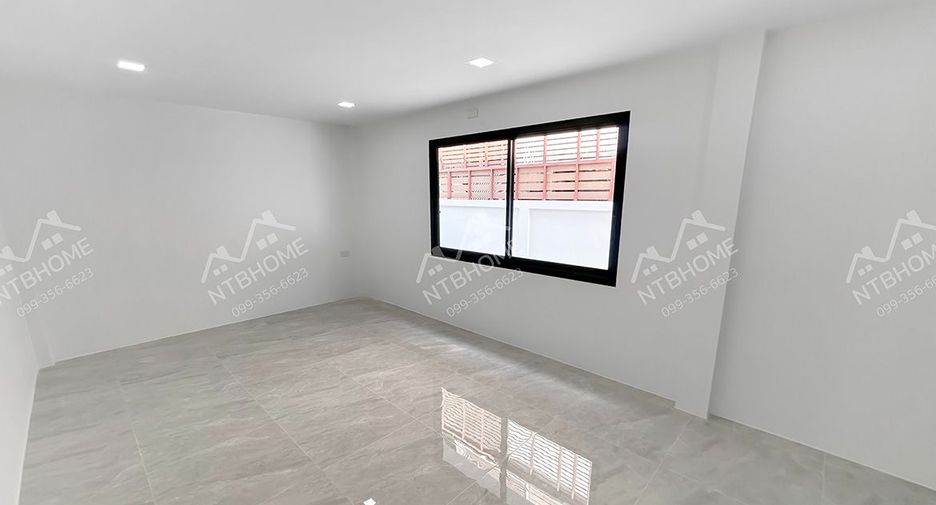 Casa en venta de 4 habitaciones en Pak Kret, Nonthaburi
