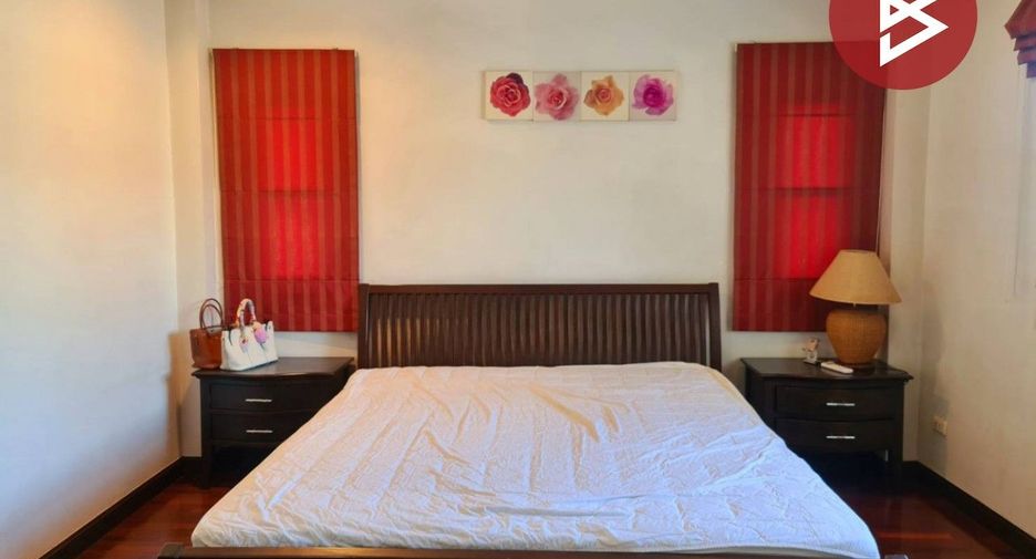 For sale 3 ベッドルーム house in Phra Khanong, Bangkok