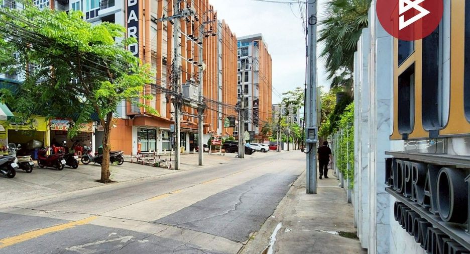 For sale 1 bed condo in Bang Kapi, Bangkok
