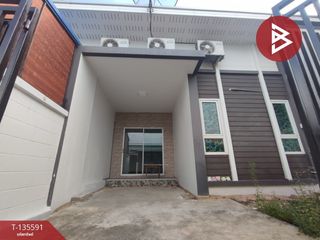 Casa adosada en venta de 2 habitaciones en Krathum Baen, Samut Sakhon