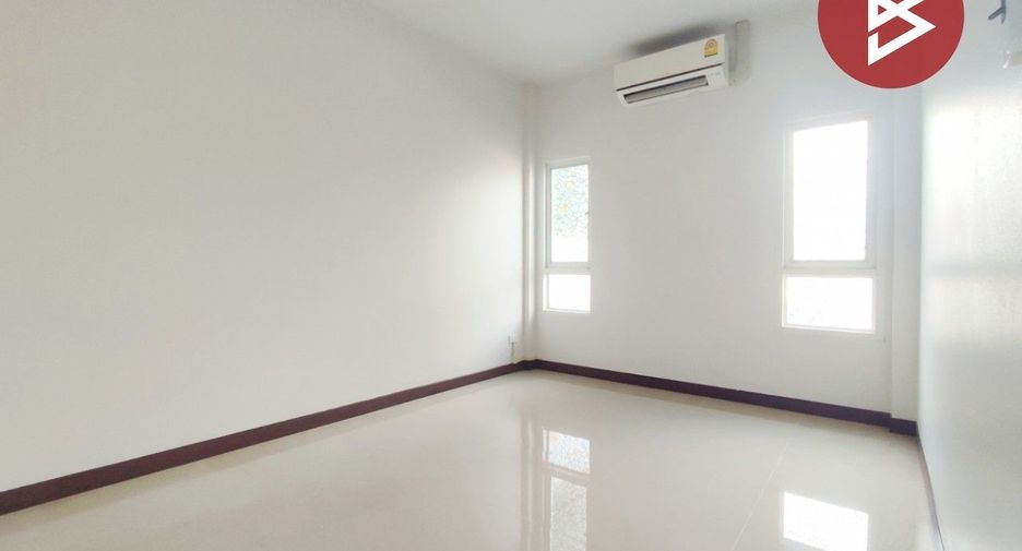 Casa adosada en venta de 2 habitaciones en Krathum Baen, Samut Sakhon