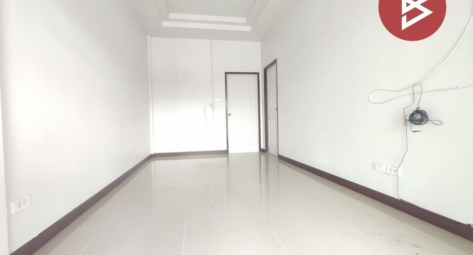 Casa adosada en venta de 2 habitaciones en Krathum Baen, Samut Sakhon