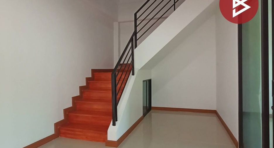 For sale 4 bedrooms house in Mueang Nakhon Sawan, Nakhon Sawan