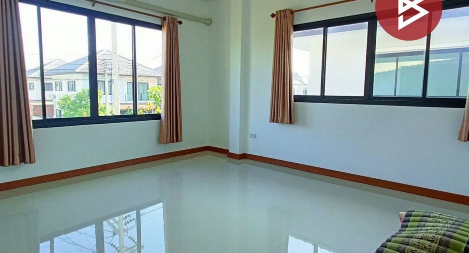 For sale 4 bedrooms house in Mueang Nakhon Sawan, Nakhon Sawan