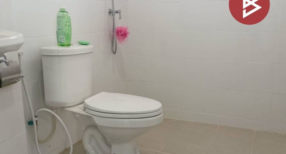 For sale 4 bedrooms house in Mueang Nakhon Sawan, Nakhon Sawan