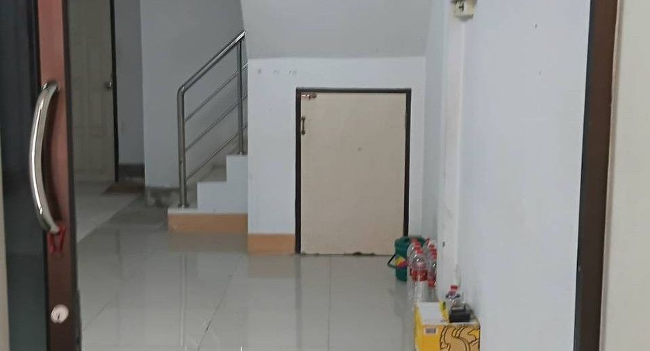 For sale 2 ベッドルーム townhouse in Mueang Rayong, Rayong