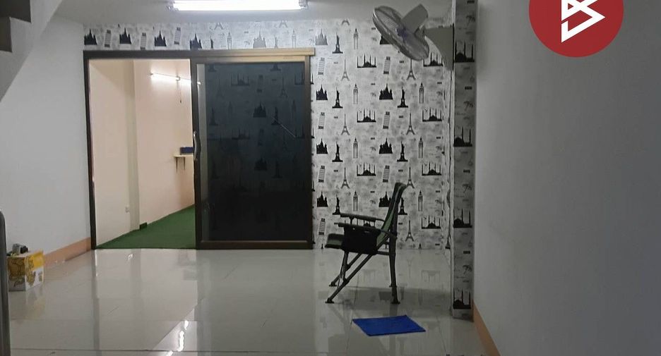 For sale 2 ベッドルーム townhouse in Mueang Rayong, Rayong