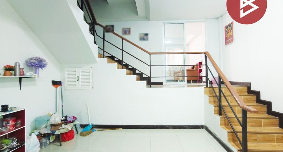 À vendre 3 chambres maison de ville à Sam Phran, Nakhon Pathom