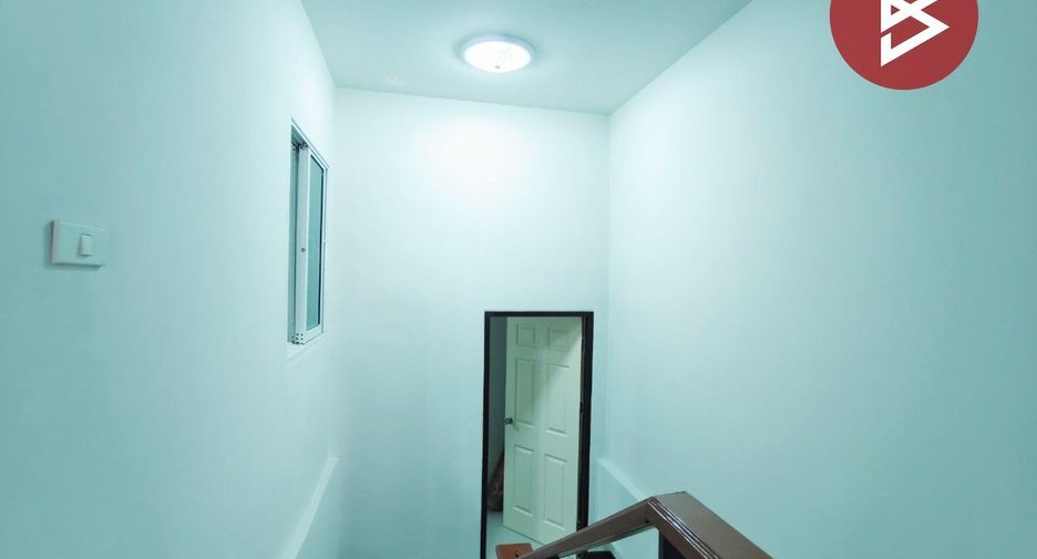 À vendre 3 chambres maison de ville à Sam Phran, Nakhon Pathom