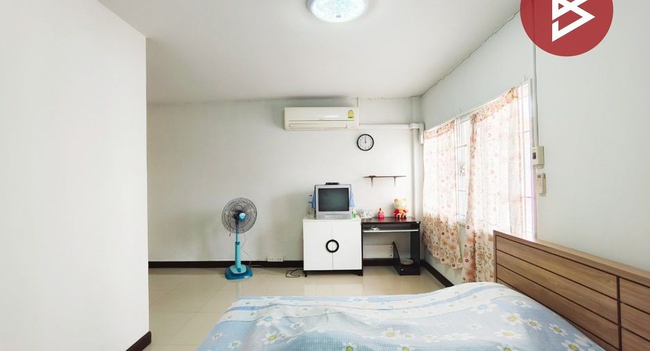 À vendre 3 chambres maison de ville à Sam Phran, Nakhon Pathom